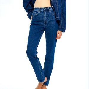 H&M High Rise Straight Leg Jean (SZ 6)